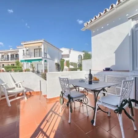 Pueblo Cortes Del Golf * Estepona