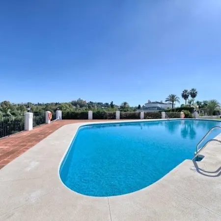 Pueblo Cortes Del Golf Estepona