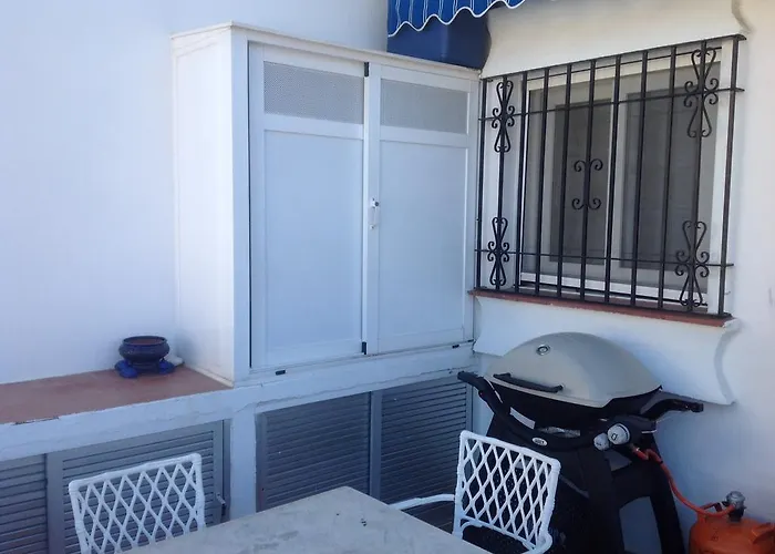 Pueblo Cortes Del Golf Естепона