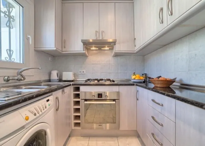 Pueblo Cortes Del Golf Estepona