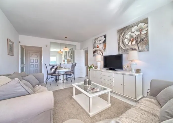 Pueblo Cortes Del Golf Appartement *