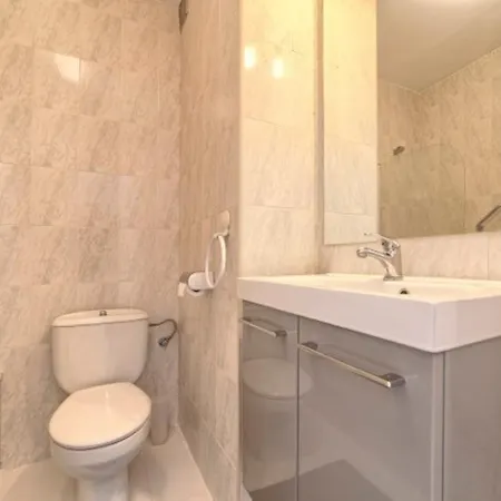 Pueblo Cortes Del Golf * 埃斯特波纳