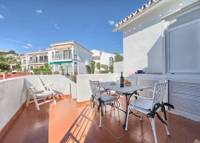 Pueblo Cortes Del Golf * Estepona